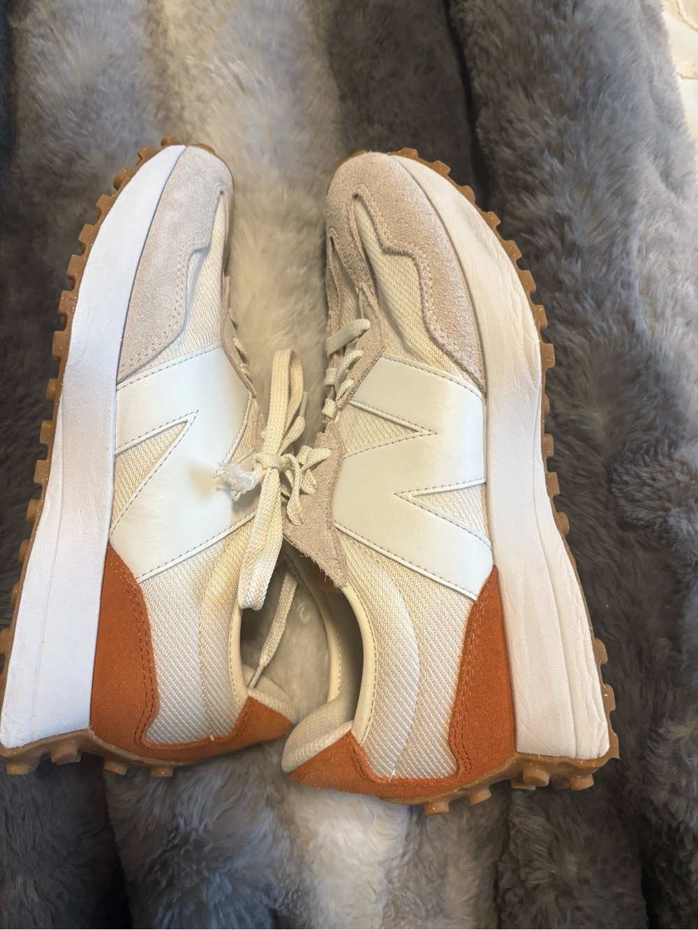 New Balance 327 Cream & rust Retro Trainer Sneakers - Picture 2 of 3
